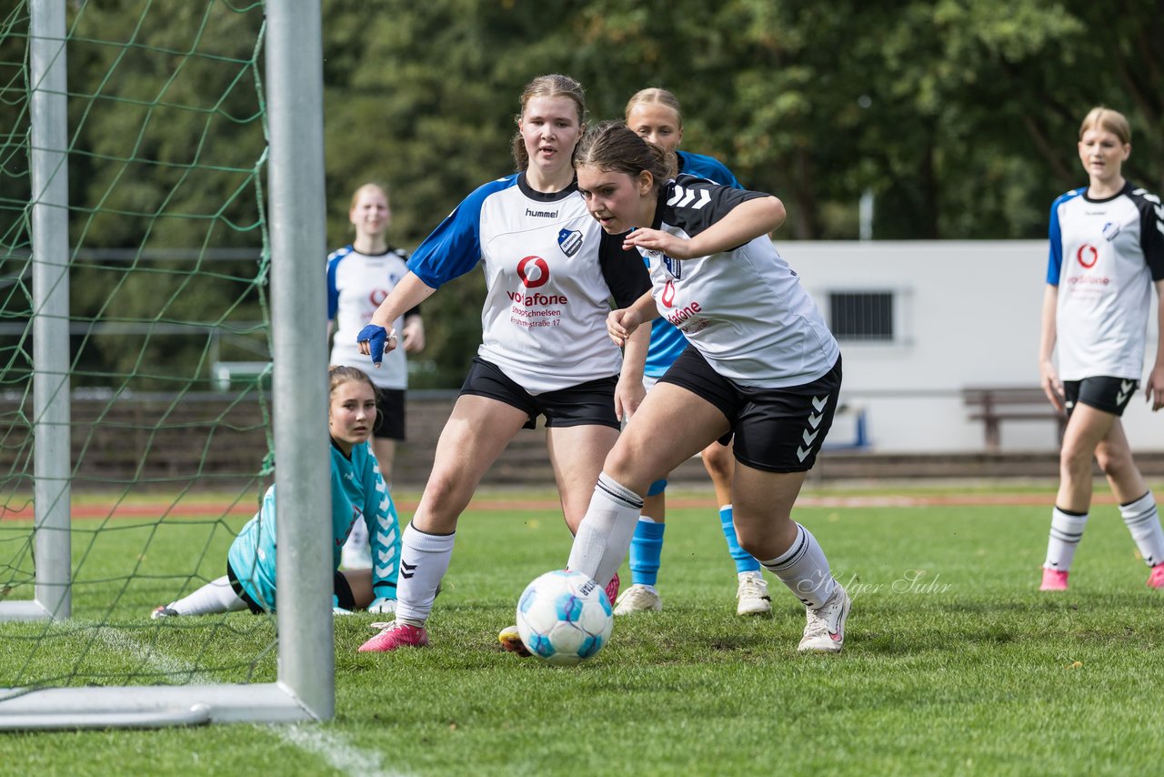 Bild 170 - wBJ VfL Pinneberg - Germania Schnelsen : Ergebnis: 15:1